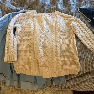 Cable knit beige sweater